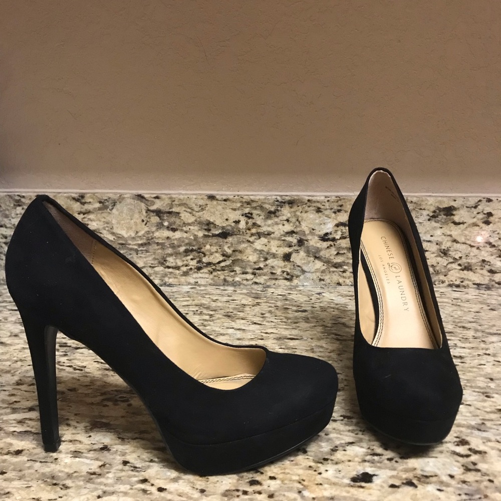 Black Pumps. Size 8. Never Worn.